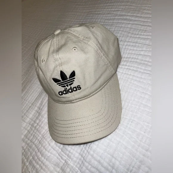 SOLD - Adidas Black and Cream Cap - Picture 4 of 10
